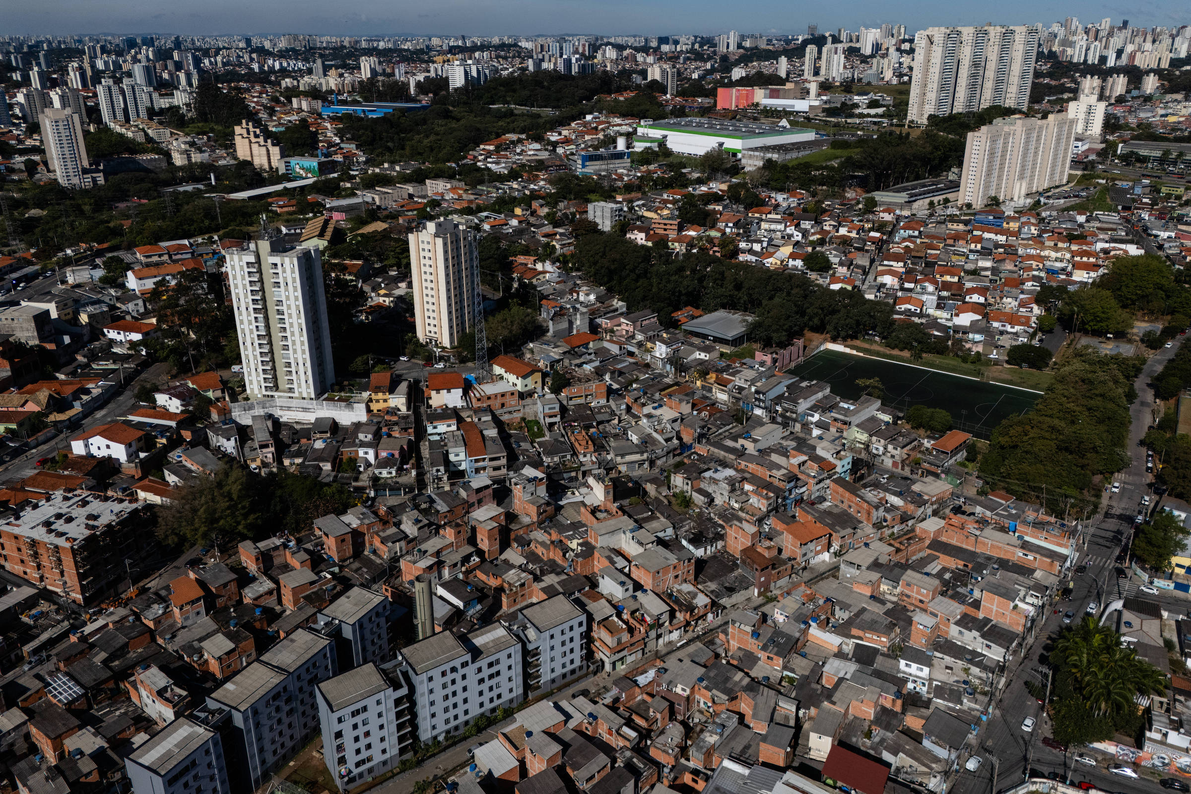 Custo elevado do crédito impede crescimento do mercado imobiliário, revela pesquisa