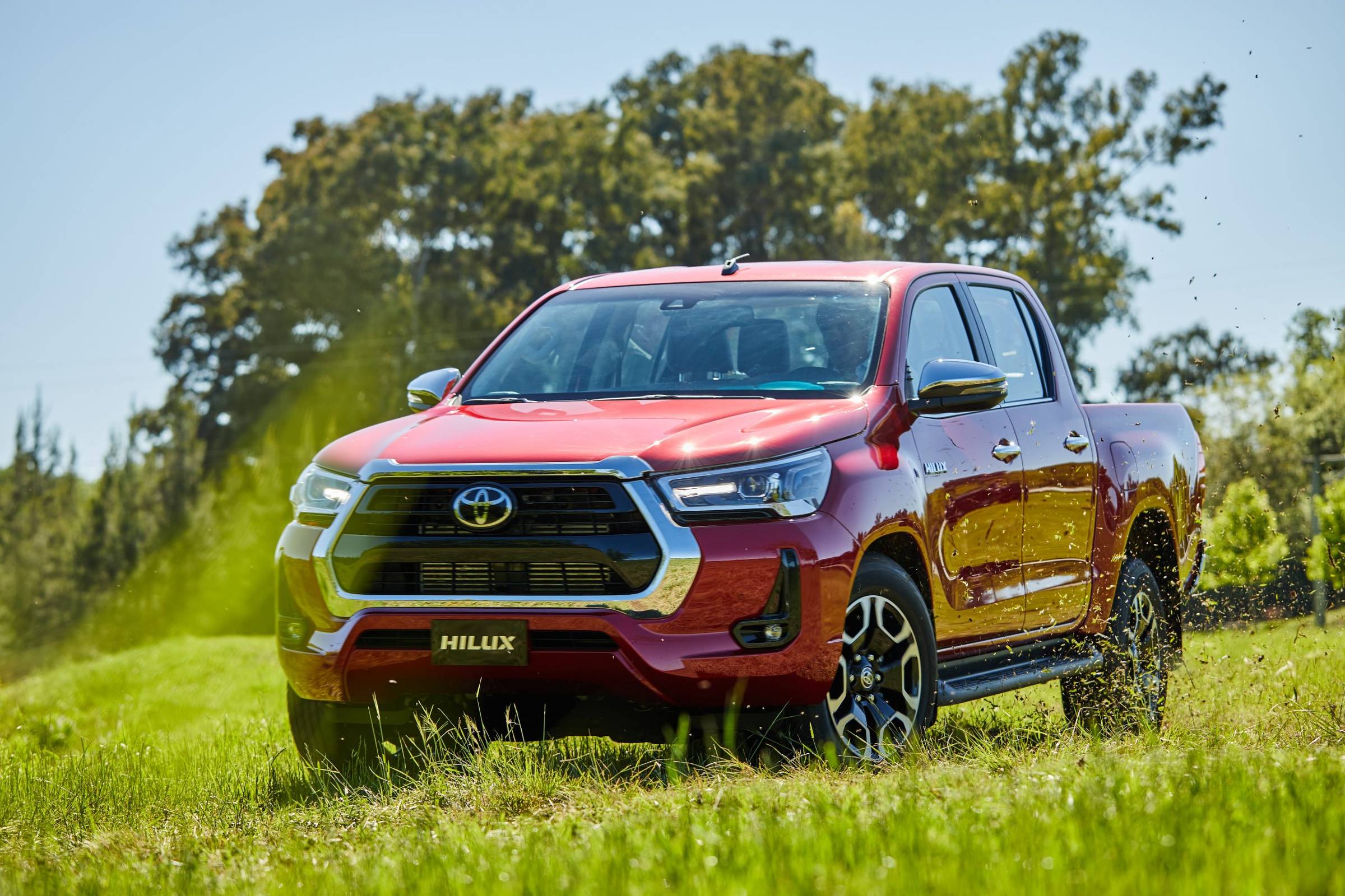 Toyota Hilux SRX completa dez anos com robustez, mas enfrenta desafios da idade