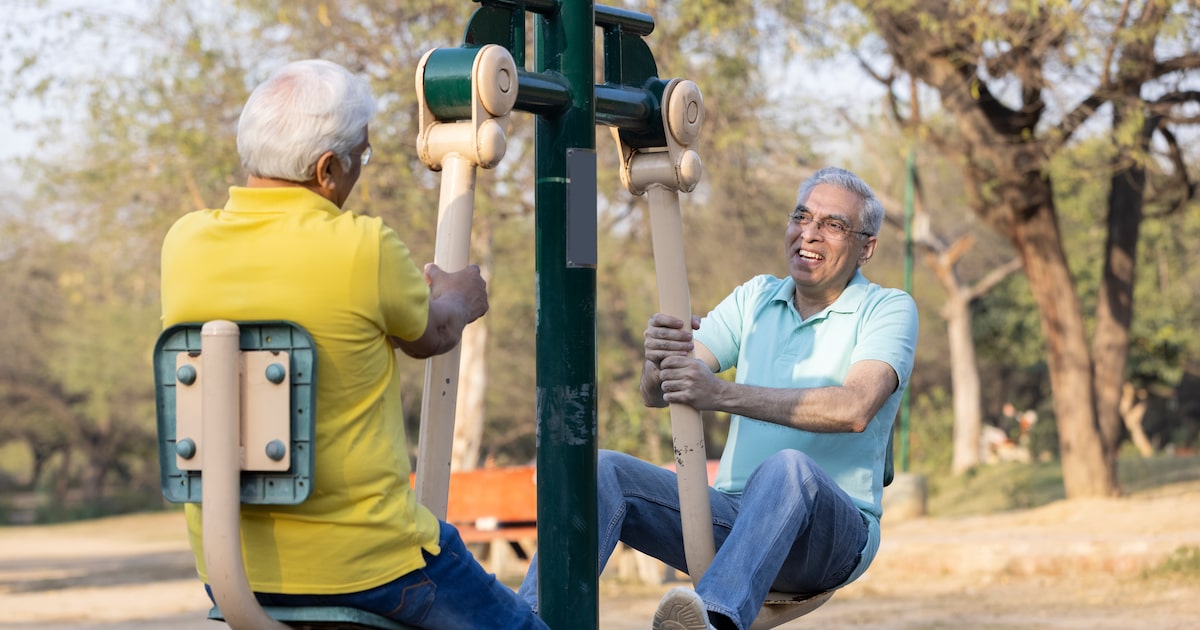 Manter-se ativo e cultivar relações sociais estão entre as medidas indicadas para um envelhecimento saudável. (Foto: G-images/Adobe Stock)