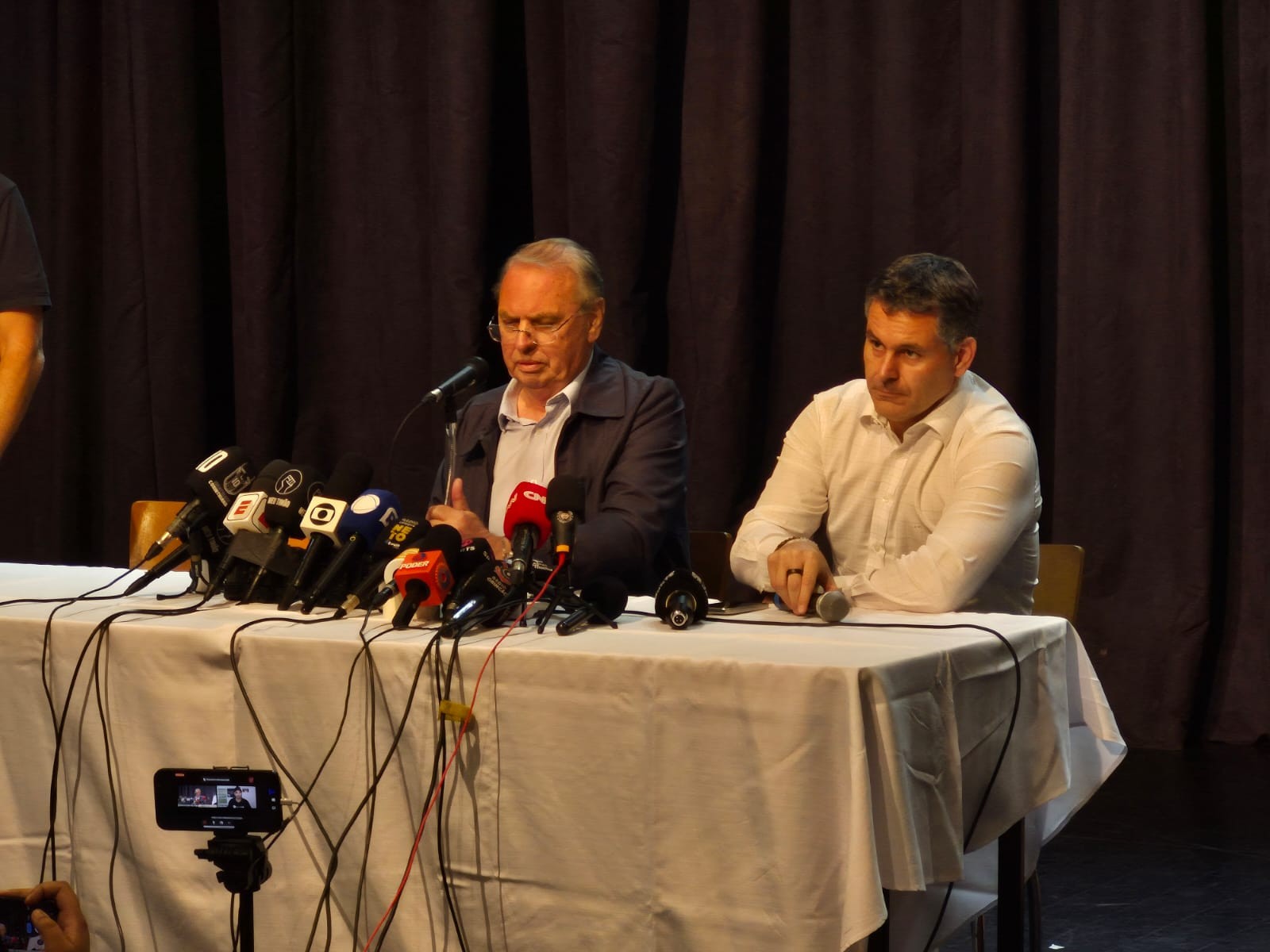 Presidente interino do Timão questiona destino do dinheiro do clube