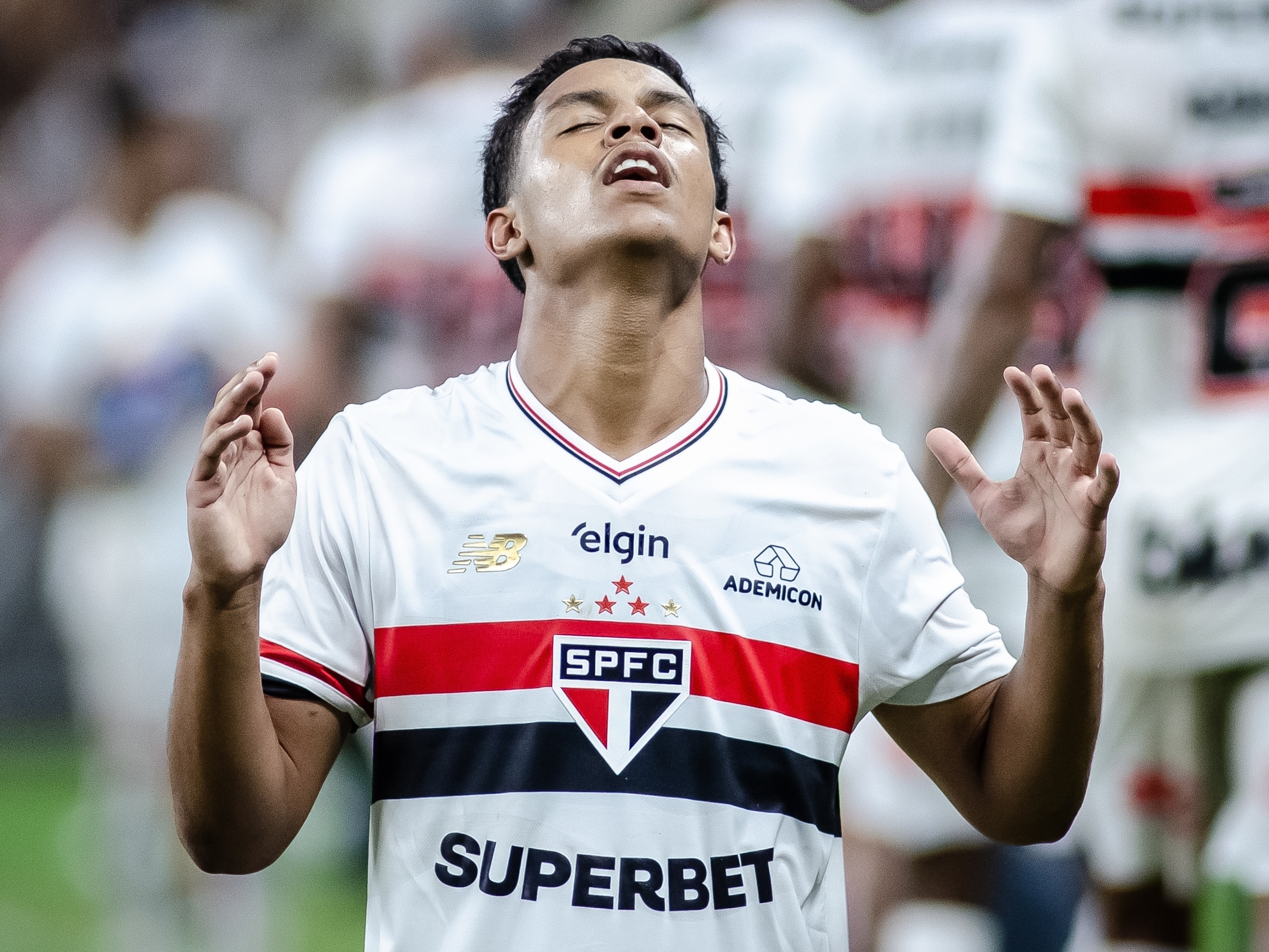 Ryan Francisco comemora gol do São Paulo sobre o Ceará em duelo do Brasileirão (Foto: GABRIEL BORGES/CÓDIGO19/ESTADÃO CONTEÚDO)