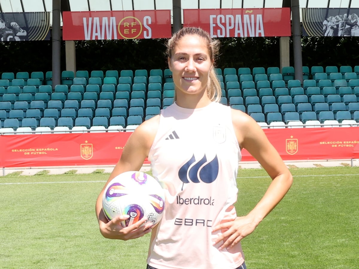 Laia Aleixandri destaca sua exigência e transparência no futebol feminino