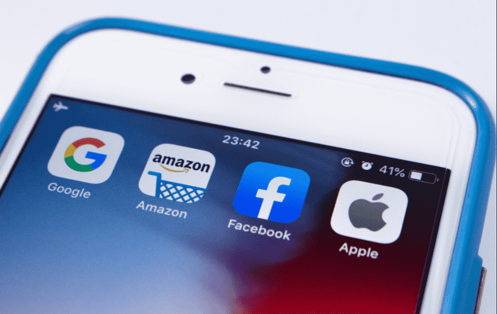 Big techs podem ser taxadas (Foto: Shutterstock)