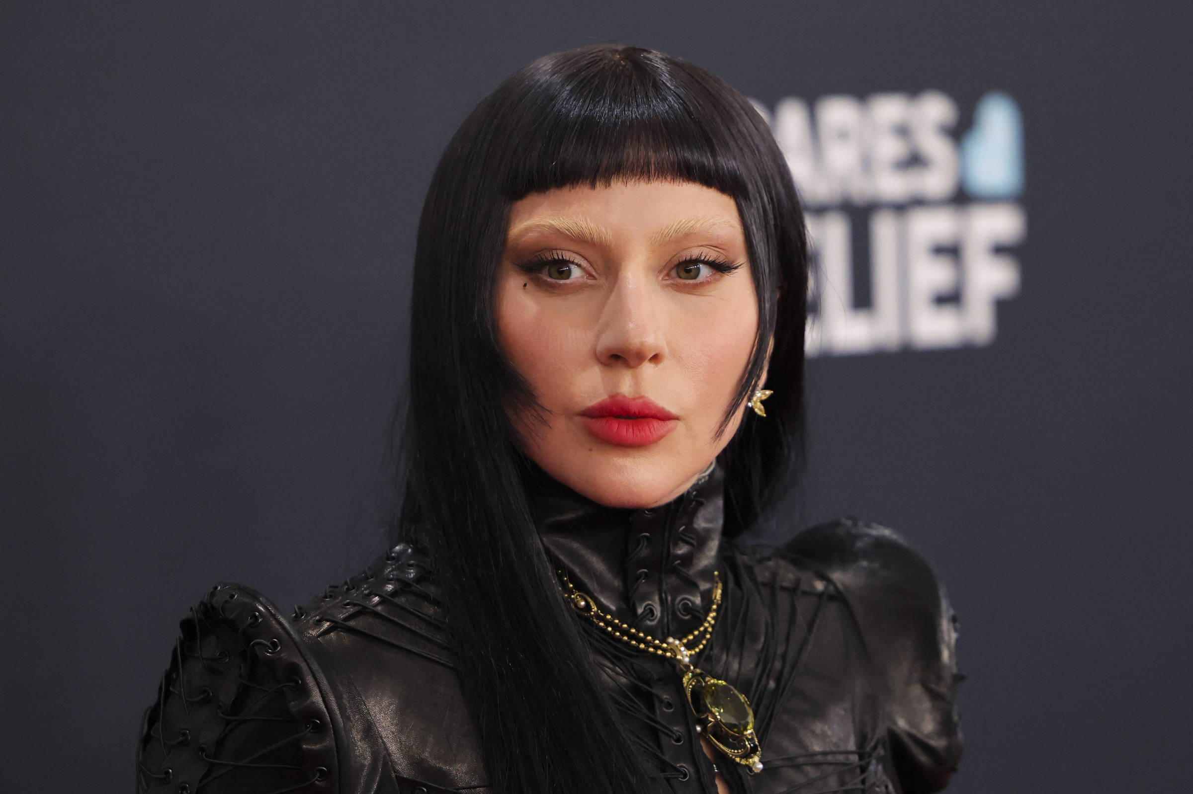 Lady Gaga no tapete vermelho do Grammy de 2025 (Foto: Daniel Cole/Reuters)