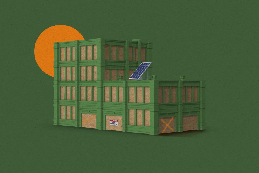 Fábrica fechada com painel solar no telhado (Foto: Stephanie Arnett/MIT Technology Review | Adobe Stock, Envato)