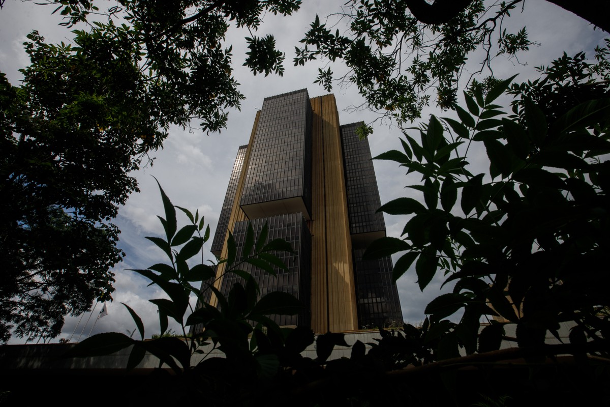 Copom divide opiniões sobre Selic: manutenção em 14,75% ou alta para 15%