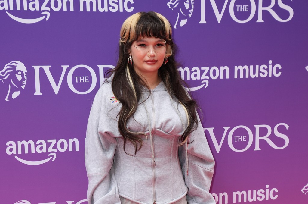 A lista de vencedores dos Prêmios Ivor Novello de 2025 inclui U2, Lola Young, Robbie Williams e outros. (Foto: Reprodução)