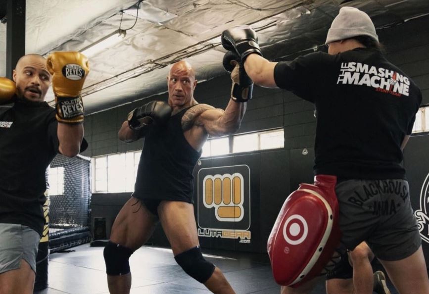 Dwayne Johnson em treinamento para o filme ‘The Smashing Machine’ (Foto: Reprodução X)