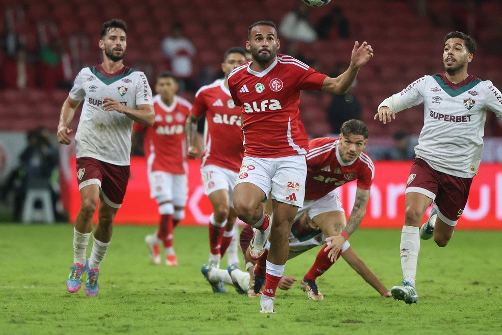 Inter sofre nova derrota e gera protestos da torcida após jogo contra Fluminense