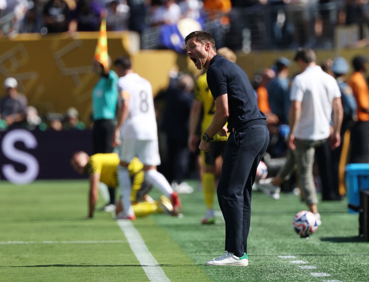 Xabi Alonso destaca importância de aprender com erros para futuras competições