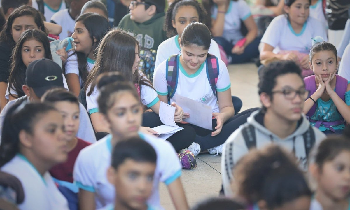 Seis estados não cumprem carga horária mínima do Ensino Médio, revela estudo