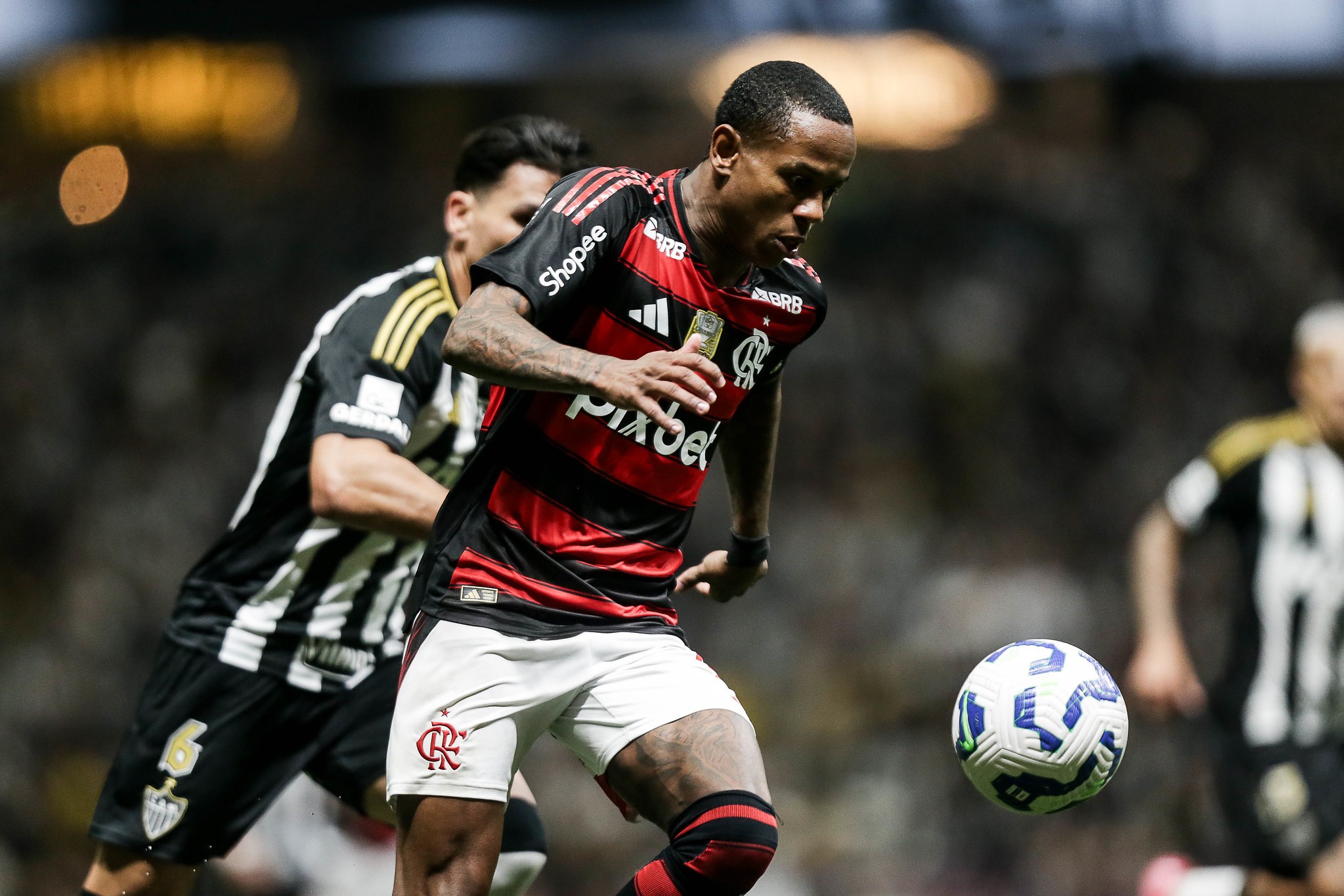 Wallace pede desculpas após falha em pênalti que eliminou o Flamengo