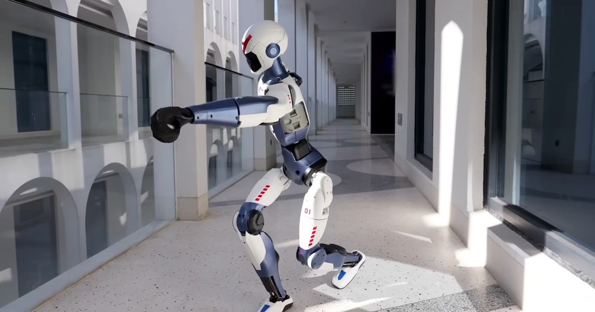 China revela robôs lutadores para promover entidade global de inteligência artificial