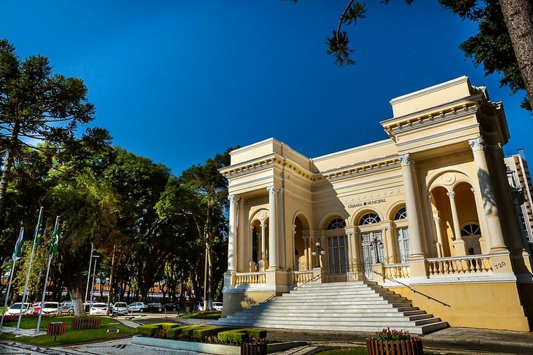 Fachada da Câmara Municipal de Curitiba (Foto: CMC)