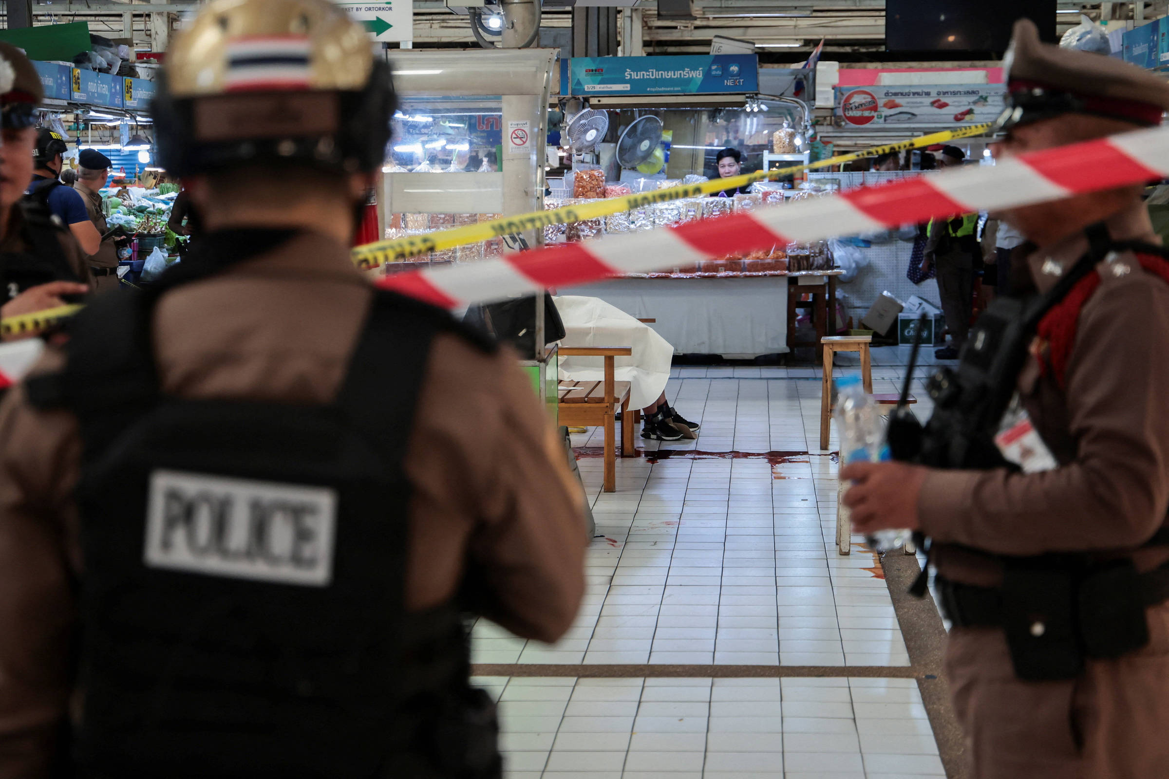 Atirador provoca massacre em mercado de Bangkok e deixa cinco mortos