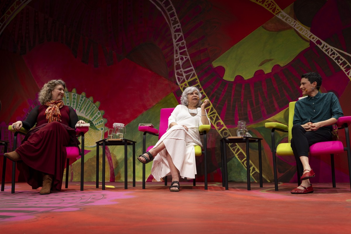 Flipe 2025 celebra poesia feminina com ovacionadas Alice Ruiz, Claudia e Marília