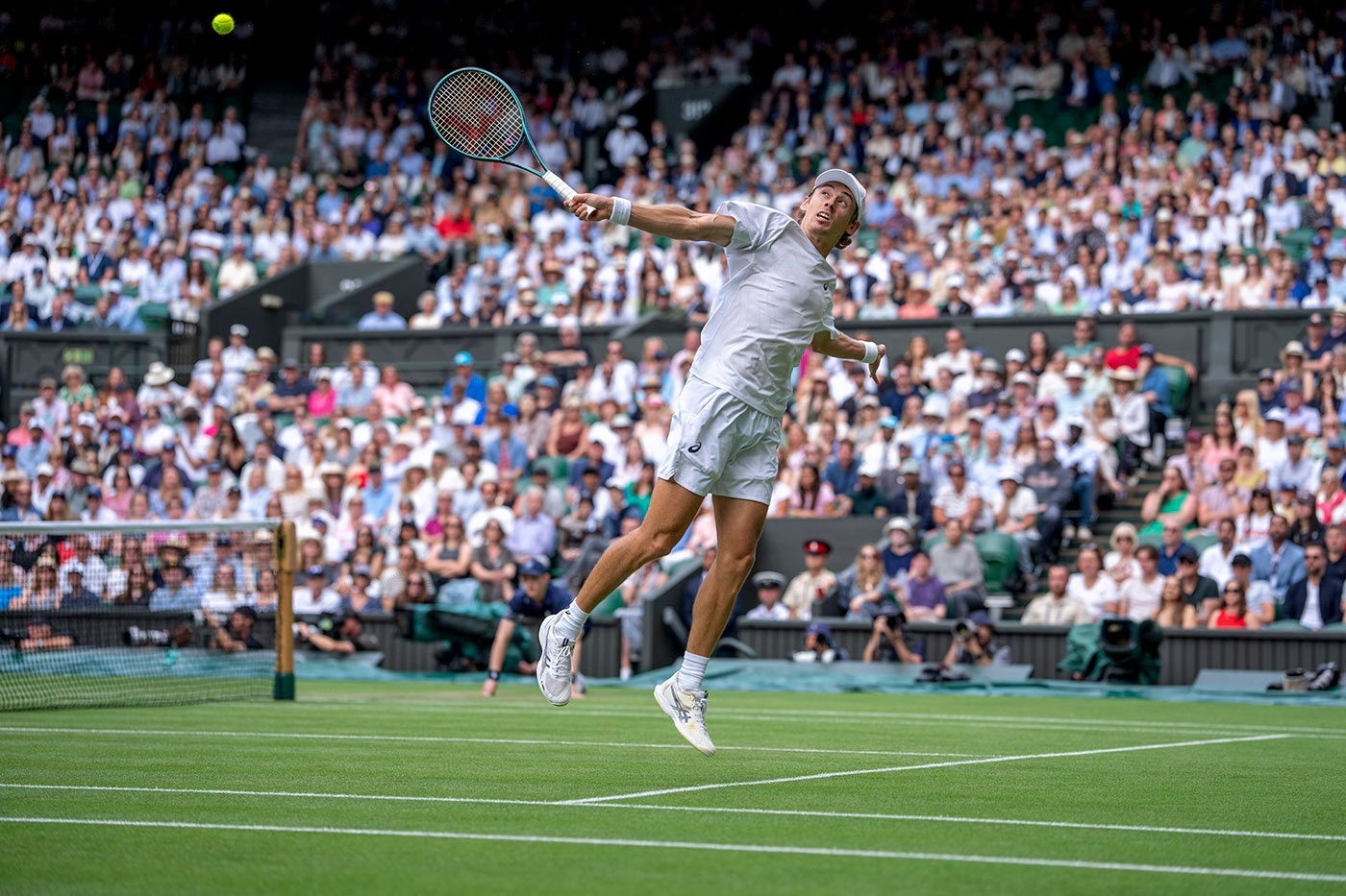 De Minaur lamenta chances perdidas em duelo contra Djokovic