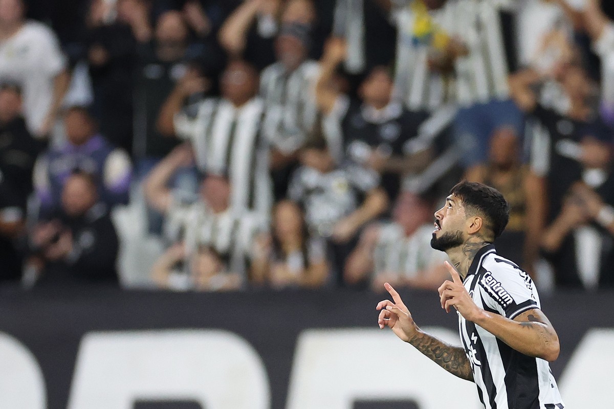 Botafogo derrota Bragantino e se aproxima da classificação na Copa do Brasil