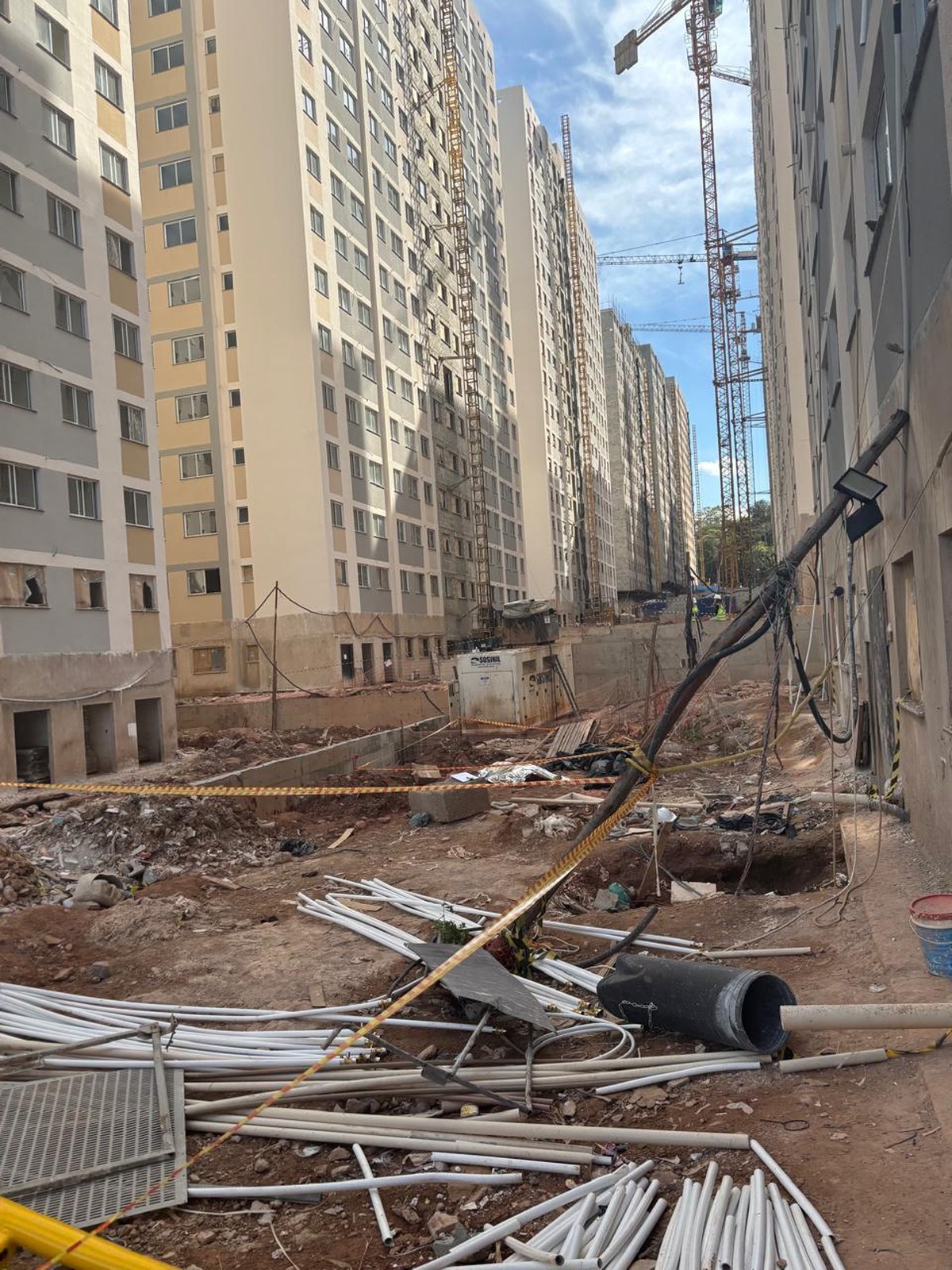Ministério do Trabalho interdita elevadores em obra após morte de três operários
