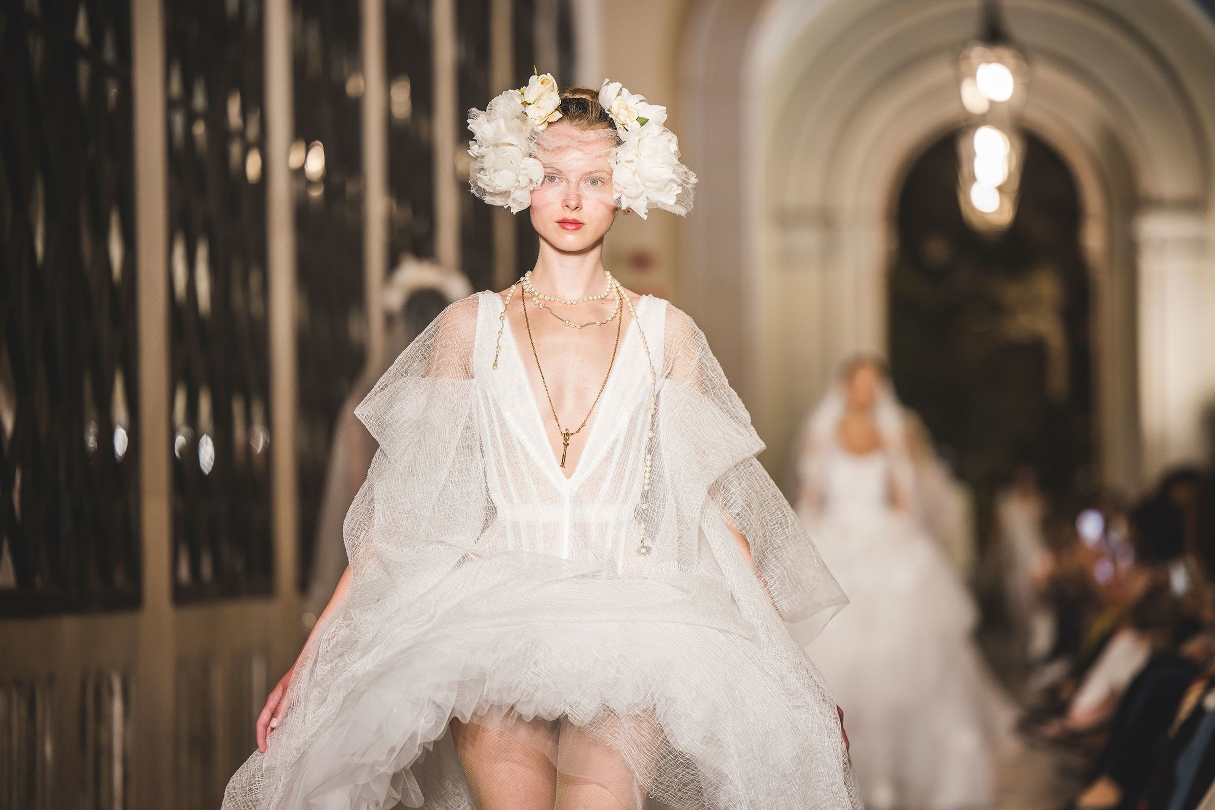 Vivienne Westwood apresenta coleção inovadora de vestidos de noiva em Barcelona