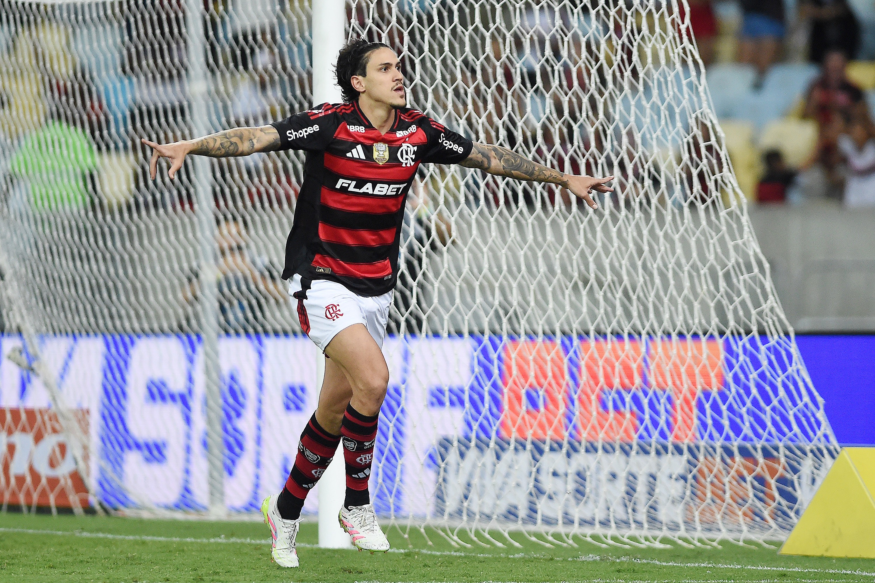 Fla não conta com Pedro na escalação para duelo contra o Santos