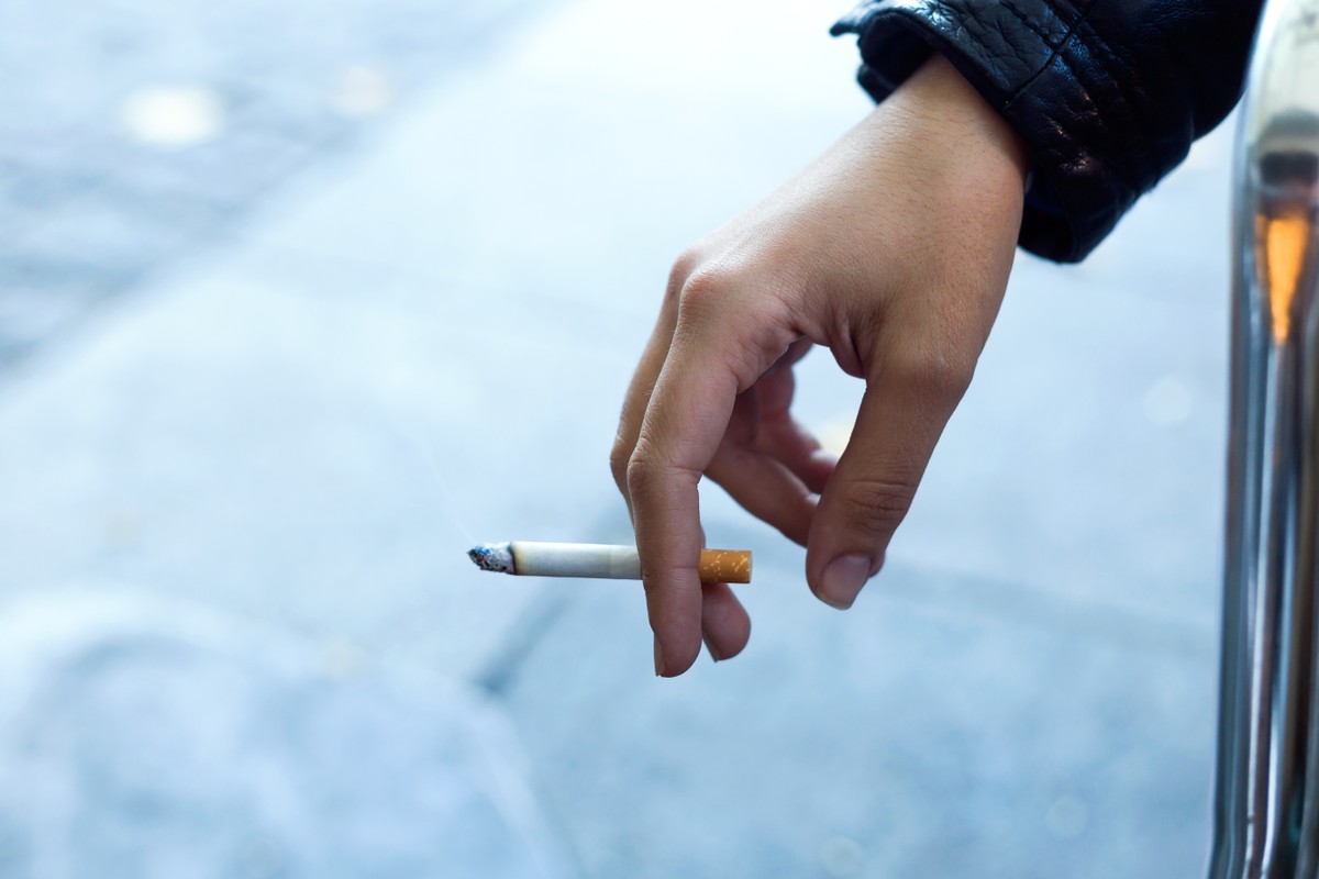 Crime organizado lucra dez vezes mais com combustíveis, cigarros, bebidas alcoólicas e ouro do que com substâncias proibidas (Foto: Freepik.com)