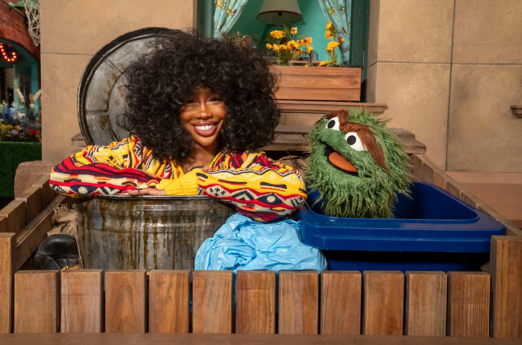 SZA ensina sobre gratidão e bondade em participação no programa Sesame Street
