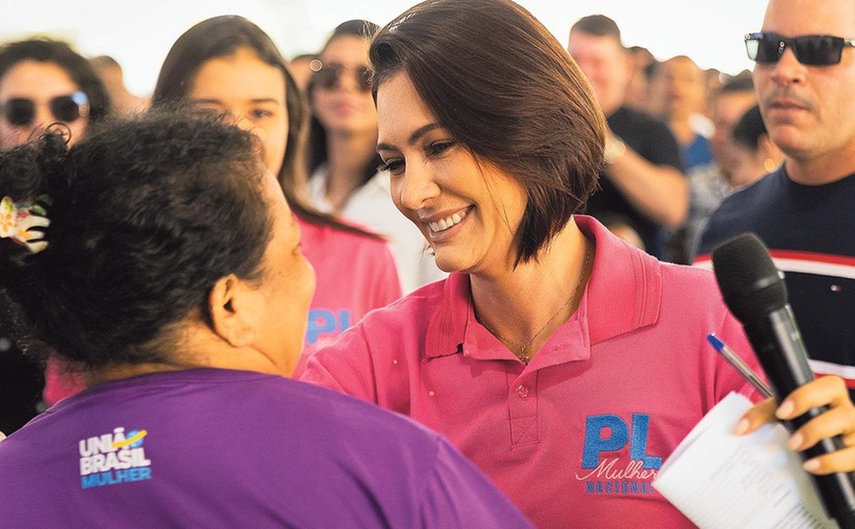Michelle assume compromissos de Bolsonaro e divulga novo roteiro de viagens