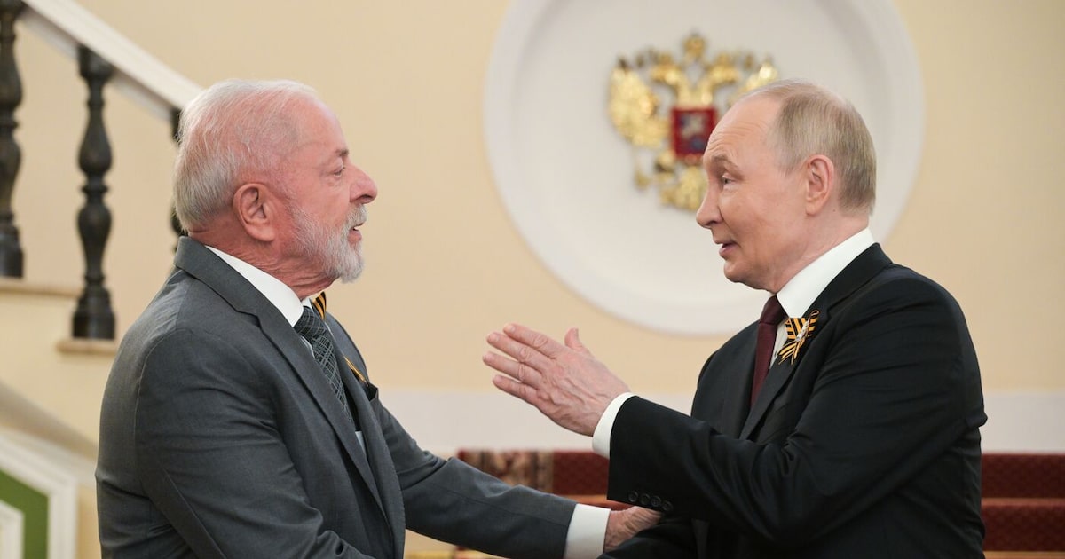 O presidente da Rússia, Vladimir Putin, e o presidente do Brasil, Luis Inácio Lula da Silva, no Kremlin em Moscou antes do desfile militar dedicado aos 80 anos da vitória sobre a Alemanha nazista (Foto: Alexei Nikolski / Kremlin / RIA Novosti)
