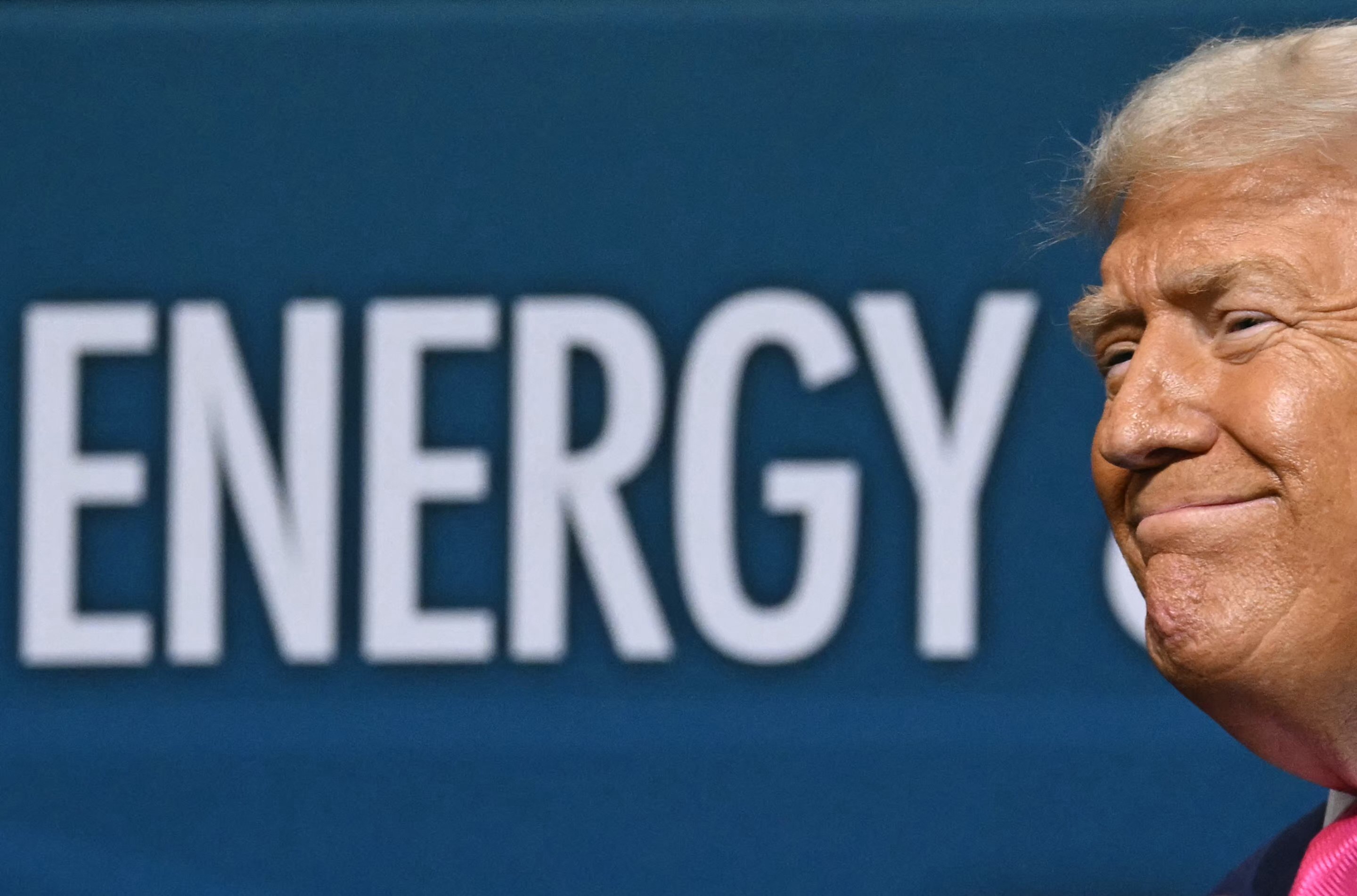 Inflação em alta pode afetar a política tarifária do governo Trump, alerta jornal