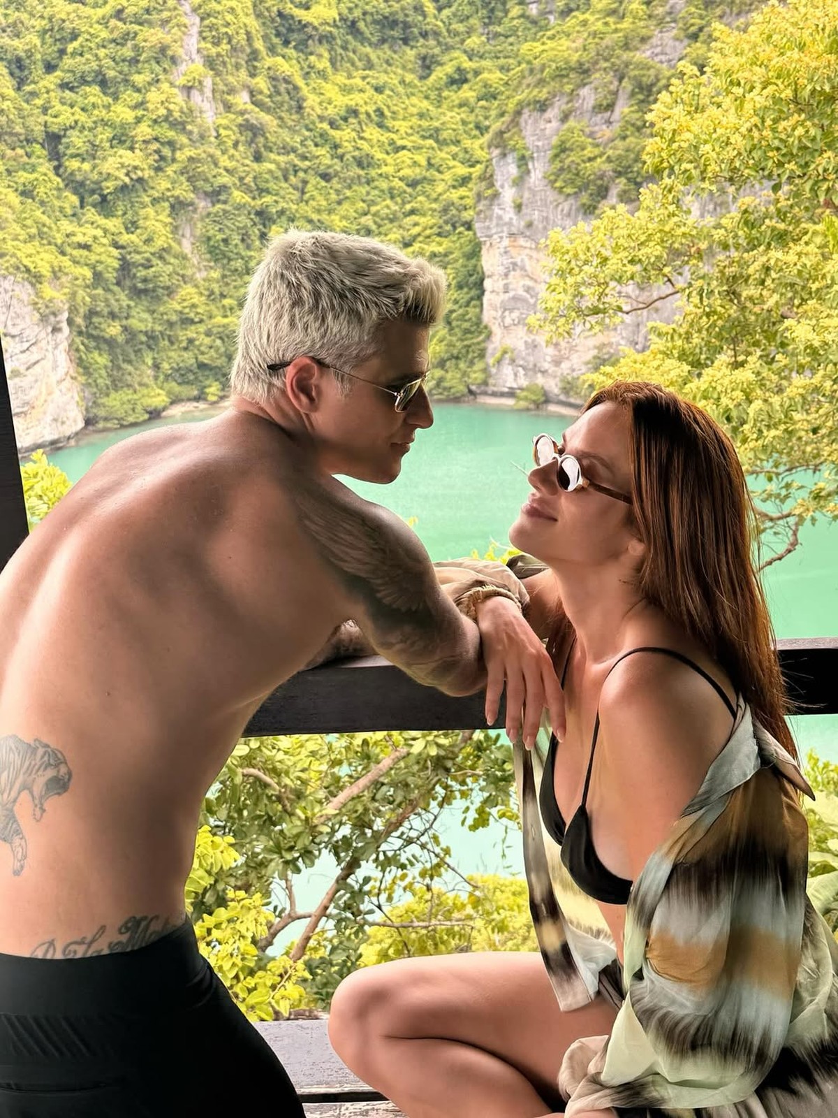Bruno Gagliasso e Giovanna Ewbank desfrutam férias em ilha da Tailândia