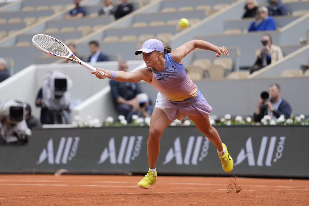 Iga Swiatek vence estreia em Roland Garros e mantém invencibilidade em estreias de Grand Slam