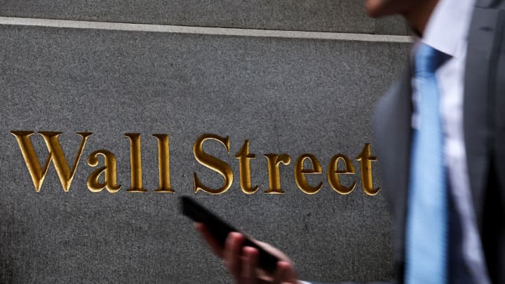 Investidores realizam lucros em ação quente antes de resultados financeiros esperados