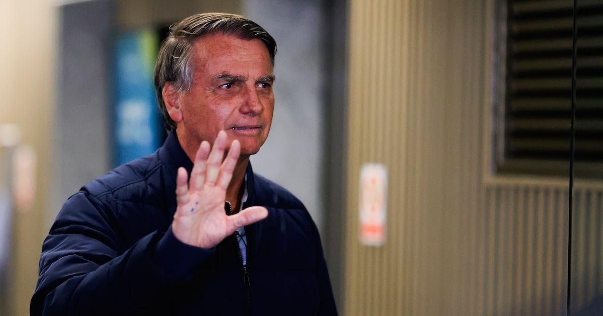 Deputados pedem habeas corpus ao STF para proteger Bolsonaro de prisão