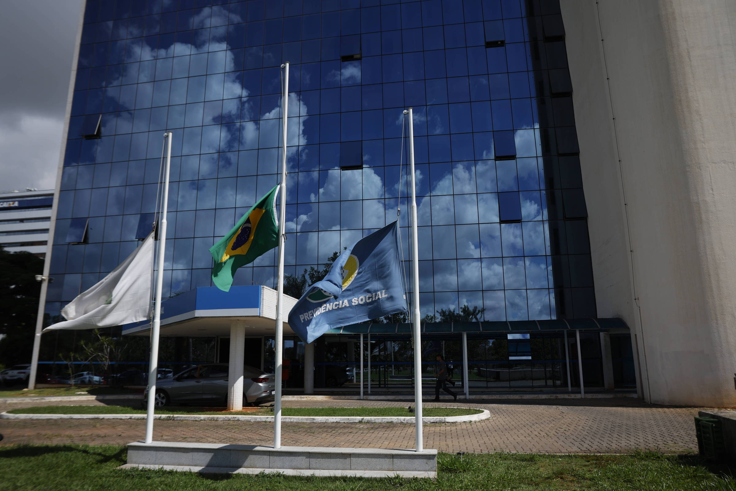 Fachada da sede do INSS em Brasília (Foto: Pedro Ladeira - 23.abr.25/Folhapress)