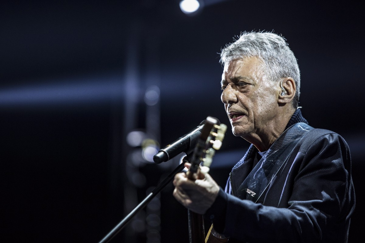 Justiça determina remoção de vídeo com música de Chico Buarque em perfis de direita