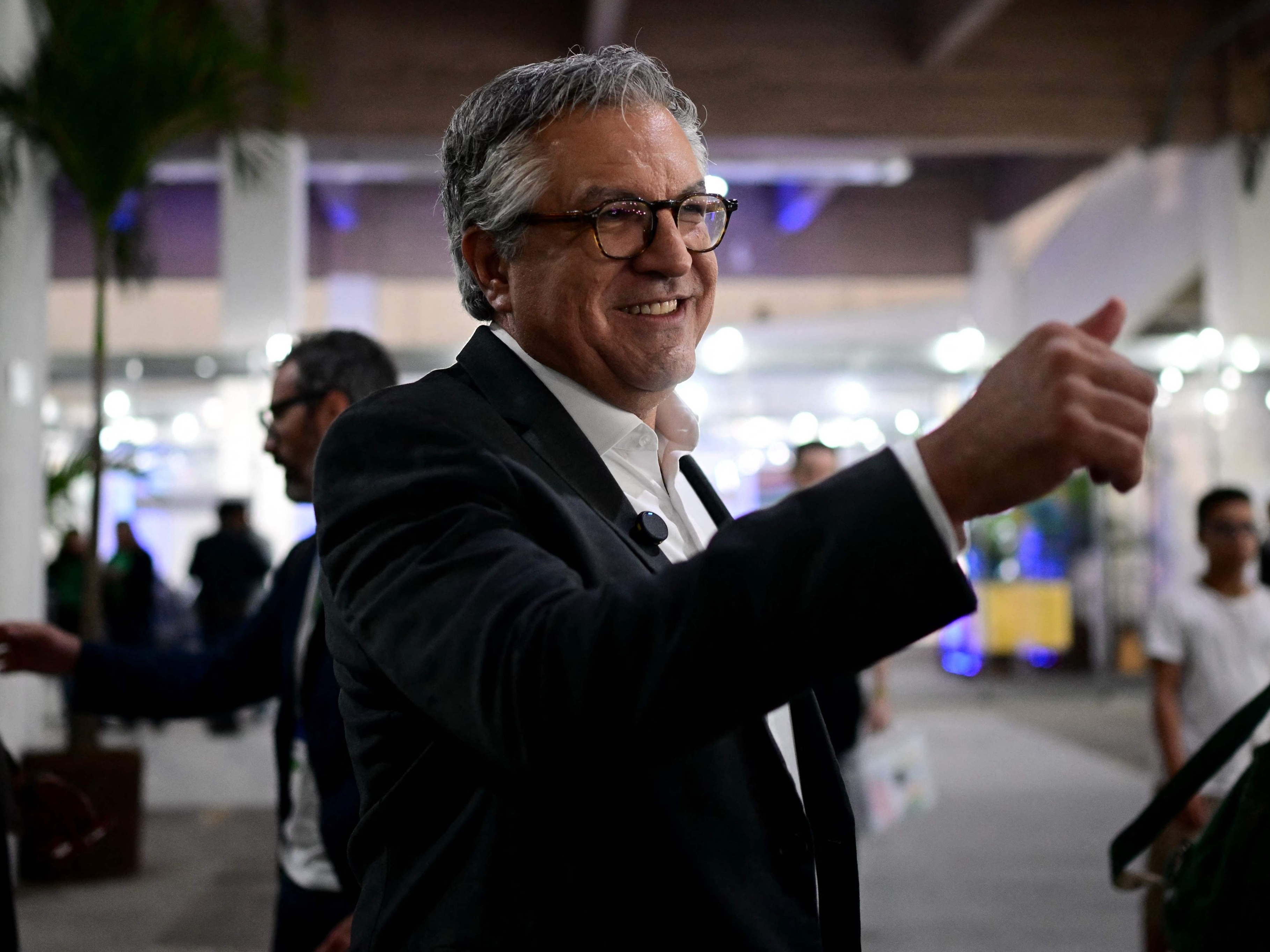 Governo libera R$ 3 bilhões em verbas extras para municípios aliados na saúde