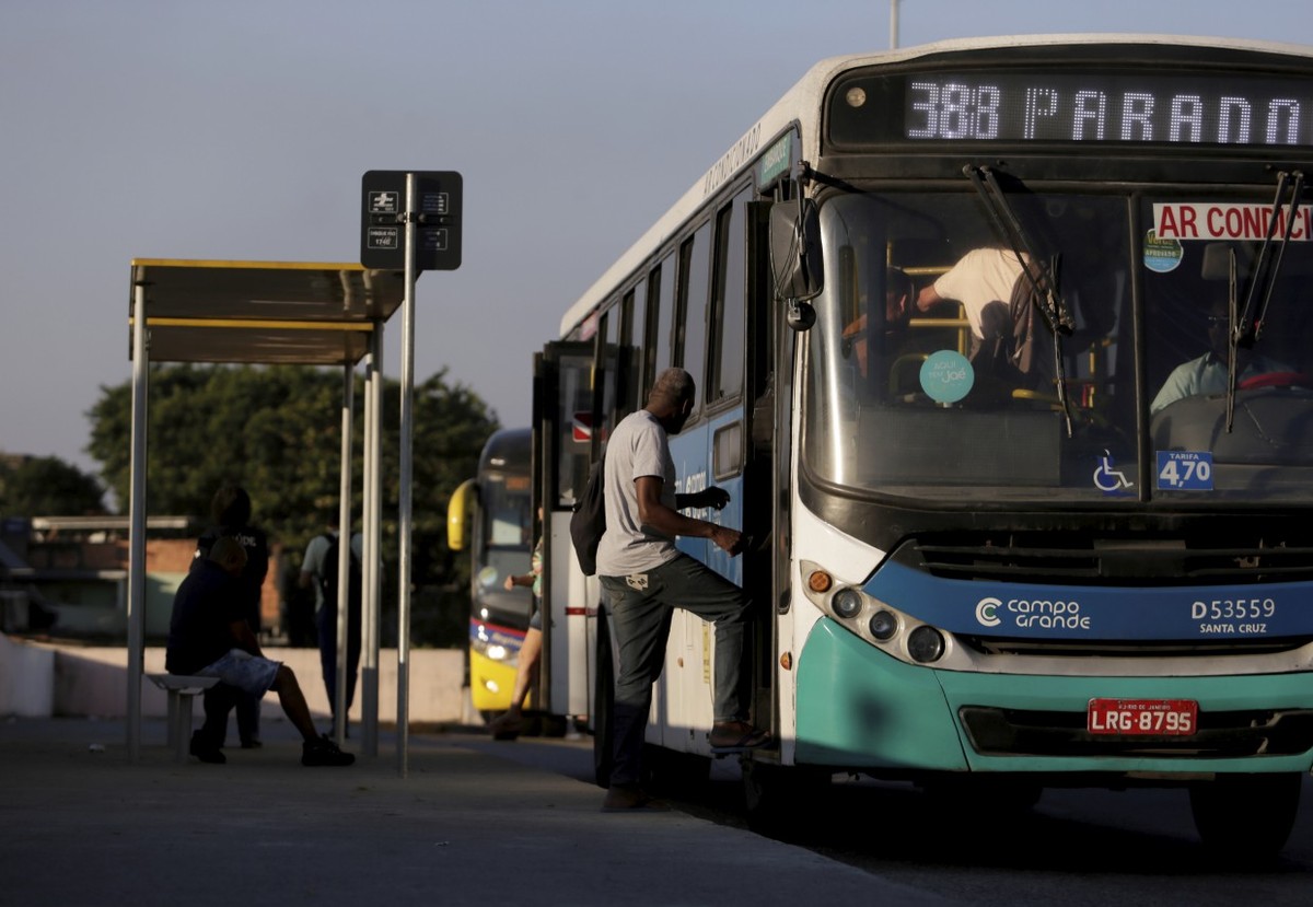 Rio apresenta nova frota de ônibus com câmeras e botão antipânico para motoristas