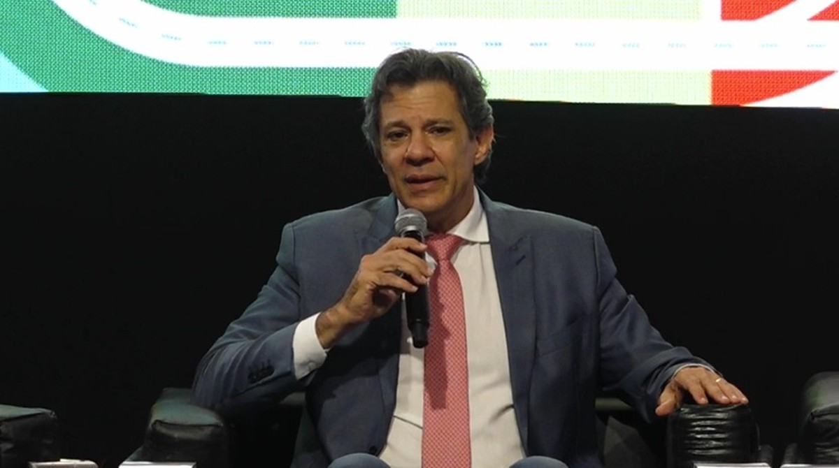Haddad planeja contratar hacker do BC para solucionar déficit fiscal
