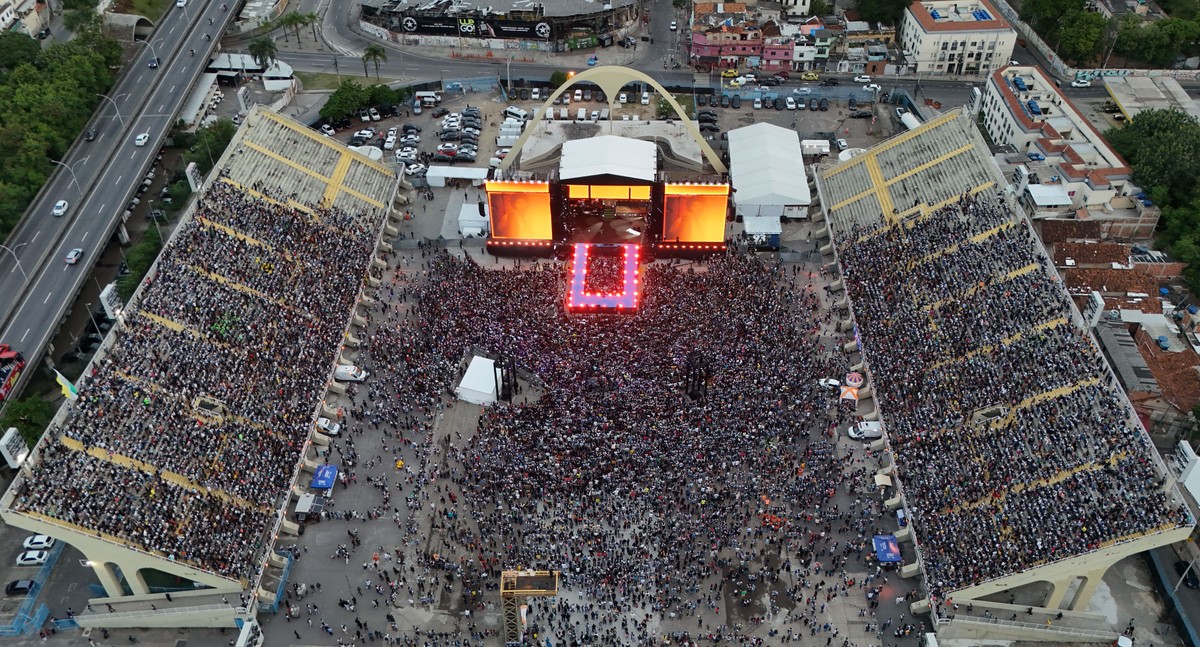 Marcha para Jesus atrai 300 mil fiéis em busca de paz na Praça da Apoteose