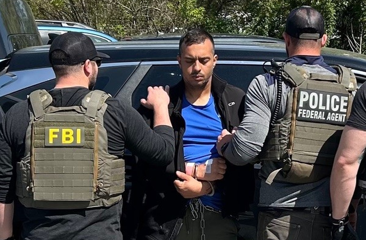 Foragido da Justiça do Brasil, homem condenado por matar e roubar pai foi preso nos EUA (Foto: Reprodução)