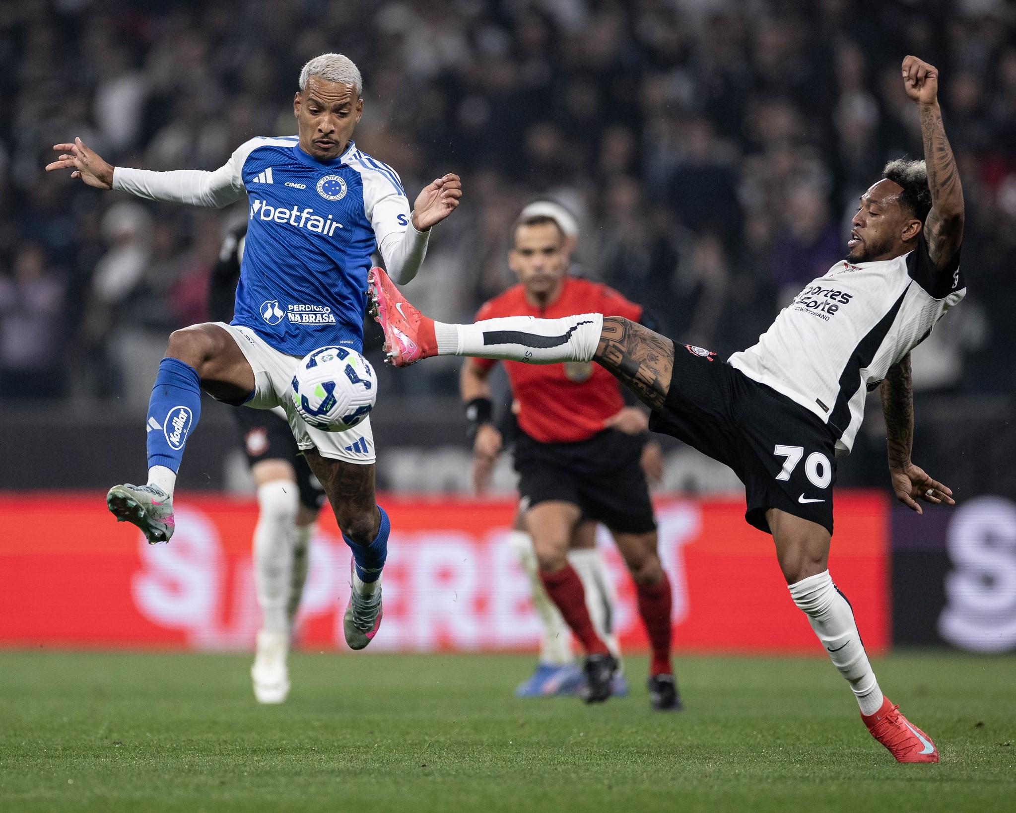 Cruzeiro apresenta desgaste e Flamengo se aproxima na disputa pelo título