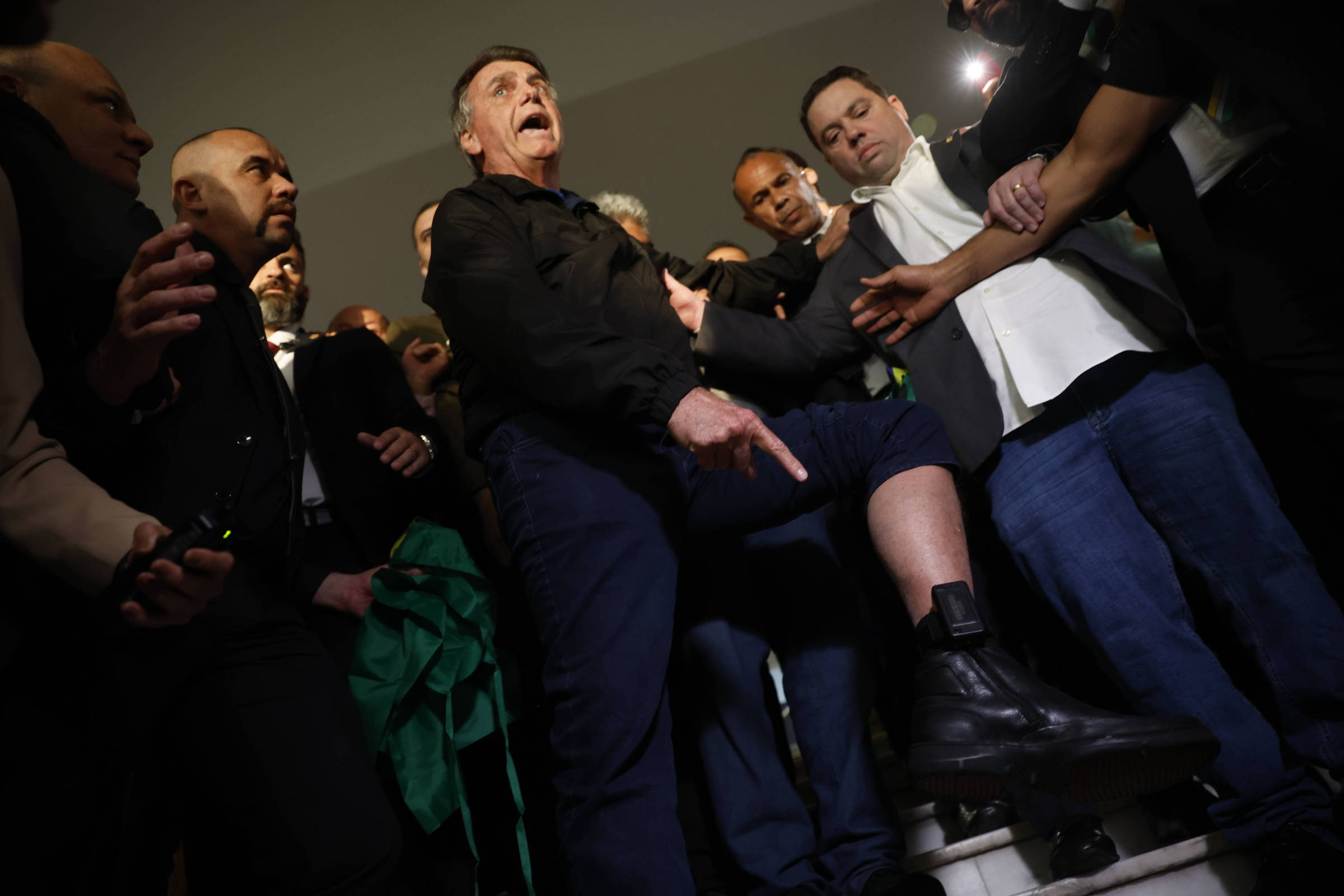 Bolsonaro cancela visita à Câmara após ameaça de prisão por descumprir decisão