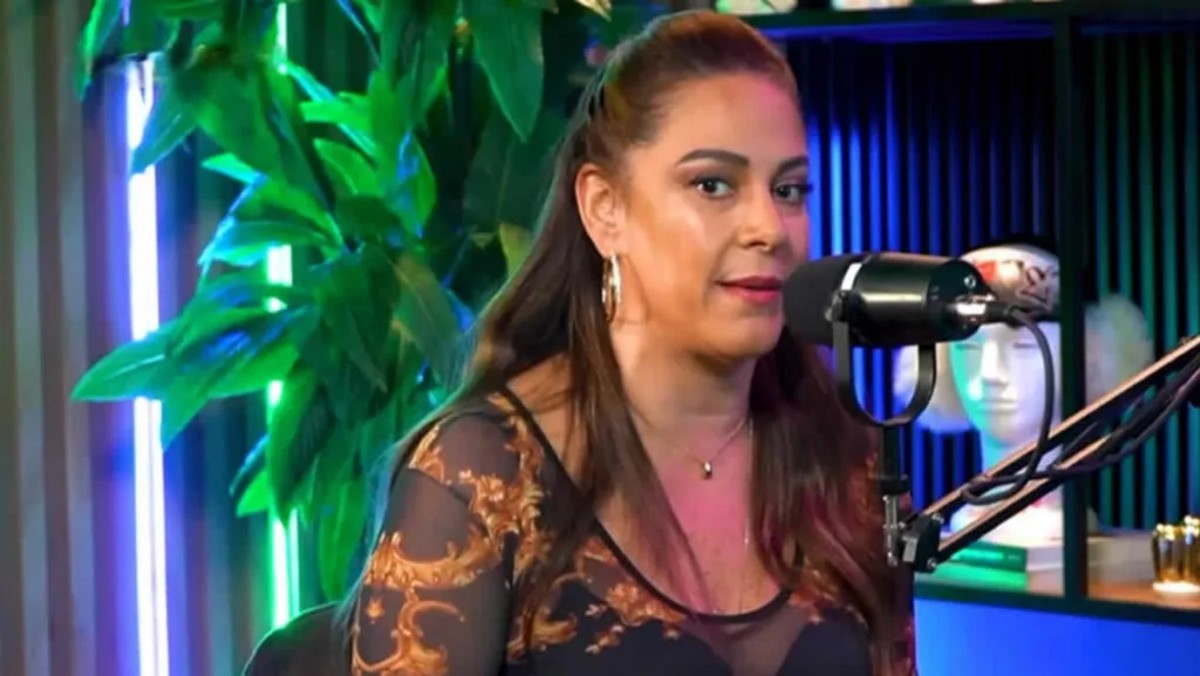 Silvia Abravanel relata acidente com cobra que a mordeu na boca em casa