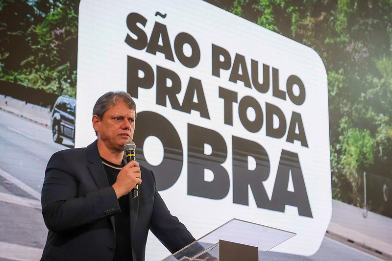 O governador de São Paulo, Tarcísio de Freitas, durante o lançamento do programa "São Paulo pra toda obra", no dia 3 de abril (Foto: Governo de São Paulo/Divulgação)