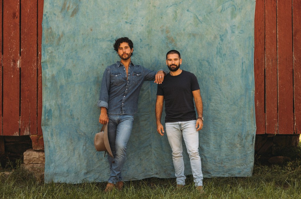 Dan + Shay e John Stamos se apresentam no Gala do Hall da Fama dos Compositores em 2025