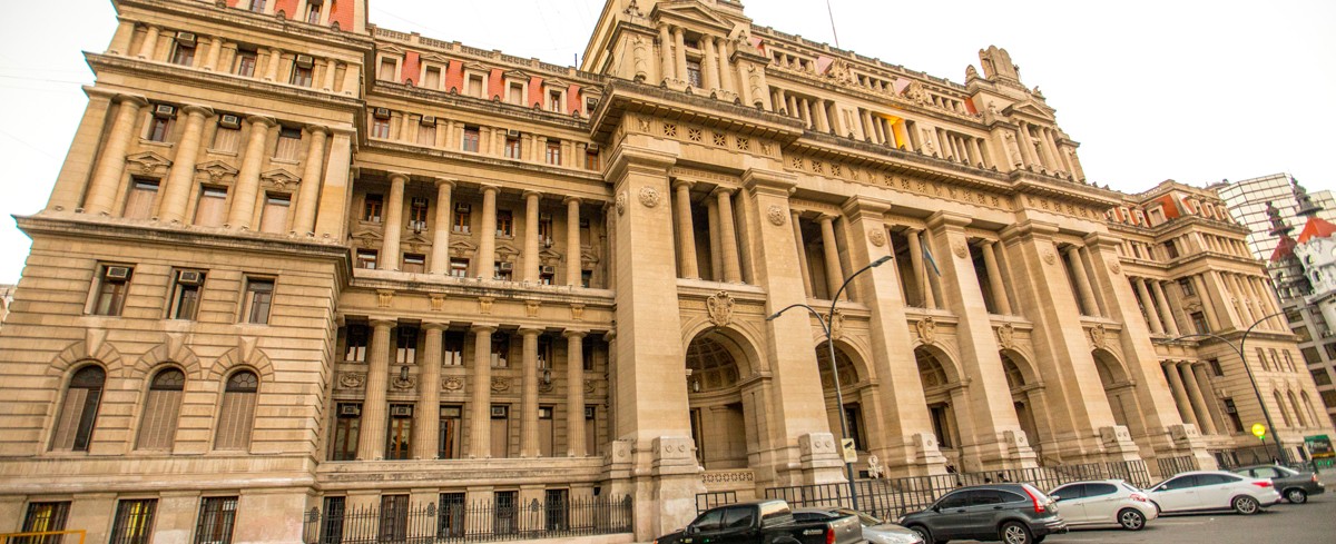 Manuel García-Mansilla renuncia após Senado rejeitar sua indicação ao Supremo argentino