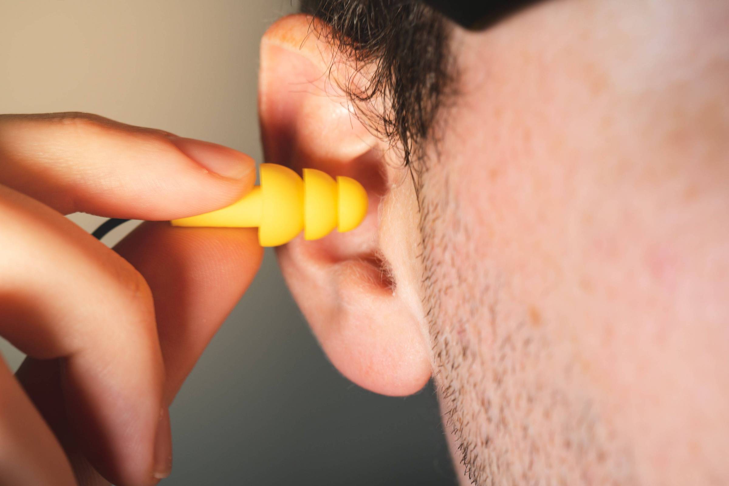 Aumente sua proteção auditiva e evite a perda de audição na terceira idade