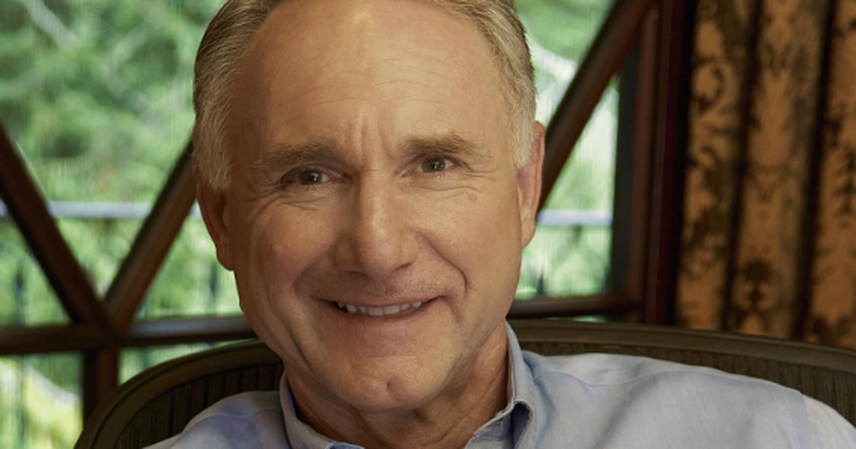 Dan Brown lança novo livro e adapta 'O segredo dos segredos' para série na Netflix