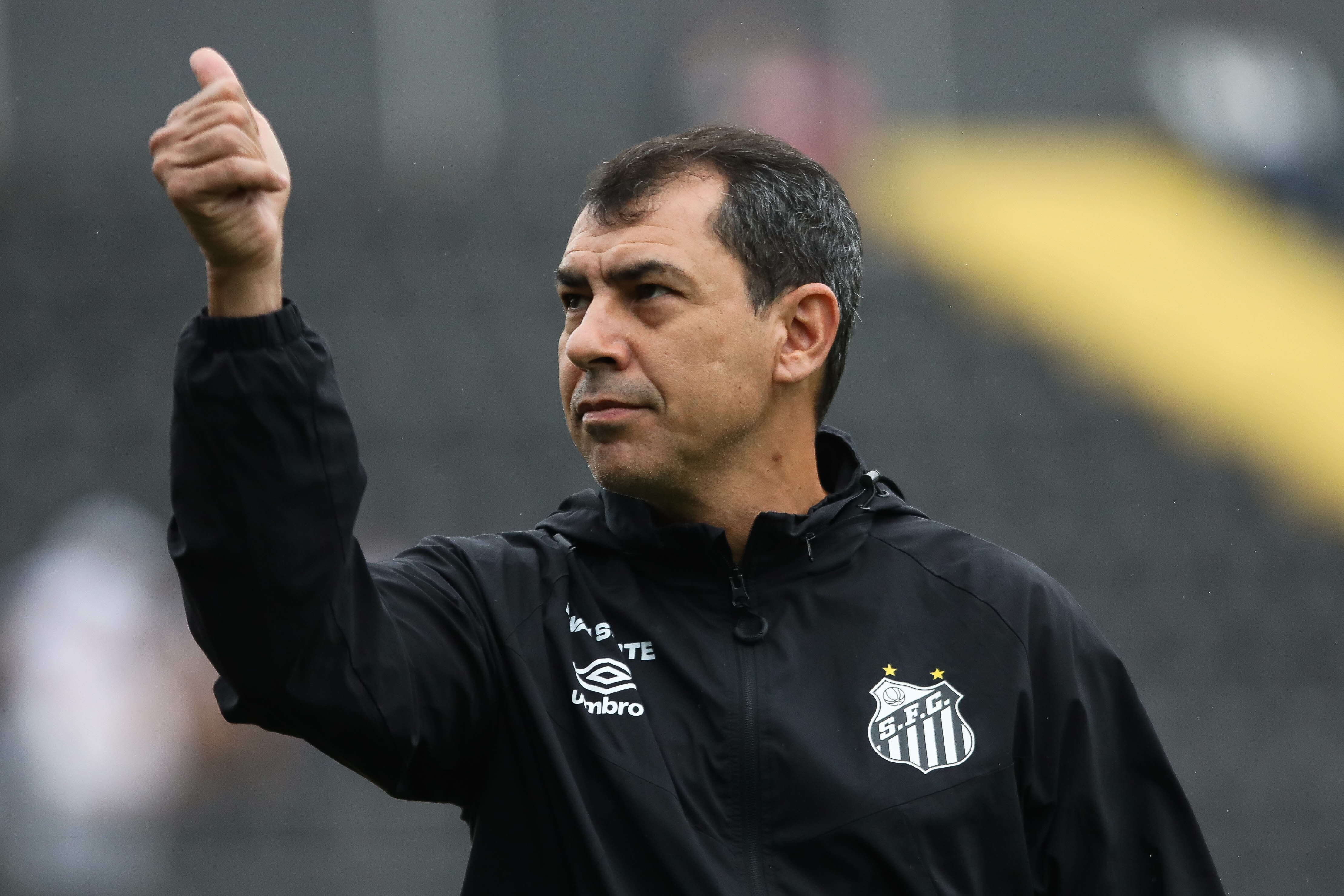 Vitória contrata ex-técnico de Vasco e Corinthians para novo desafio na temporada